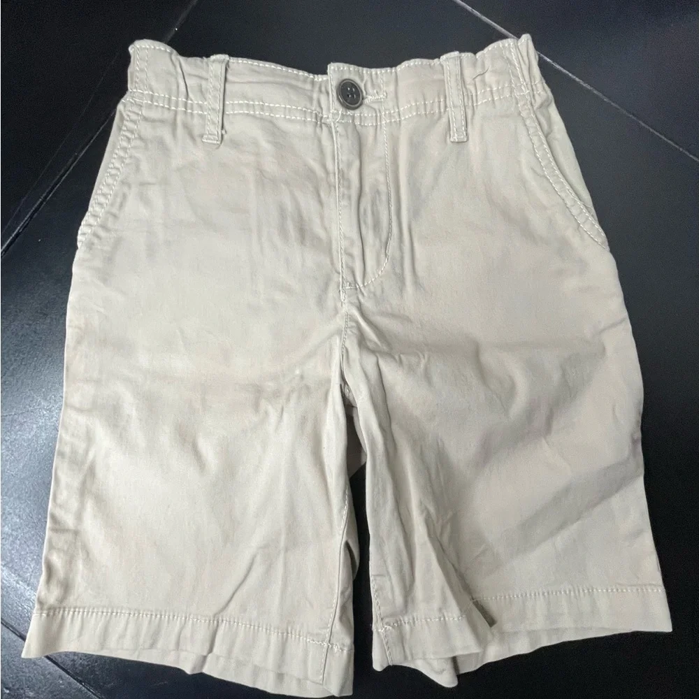 Oshkosh Bgosh Boy’s khaki Shorts size 8/8a adjustable waist